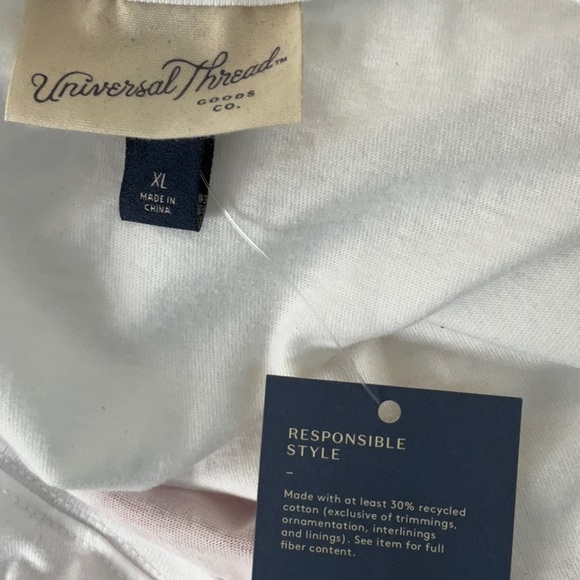 Universal Thread Women's Valentine's Day Oversized
Short Sleeve Graphic Tee XL - Picture 7 of 9